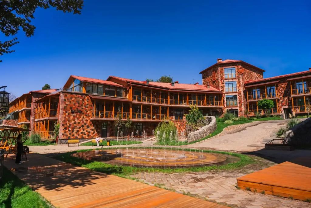 Hotel Red Bridge Yerevan 4*