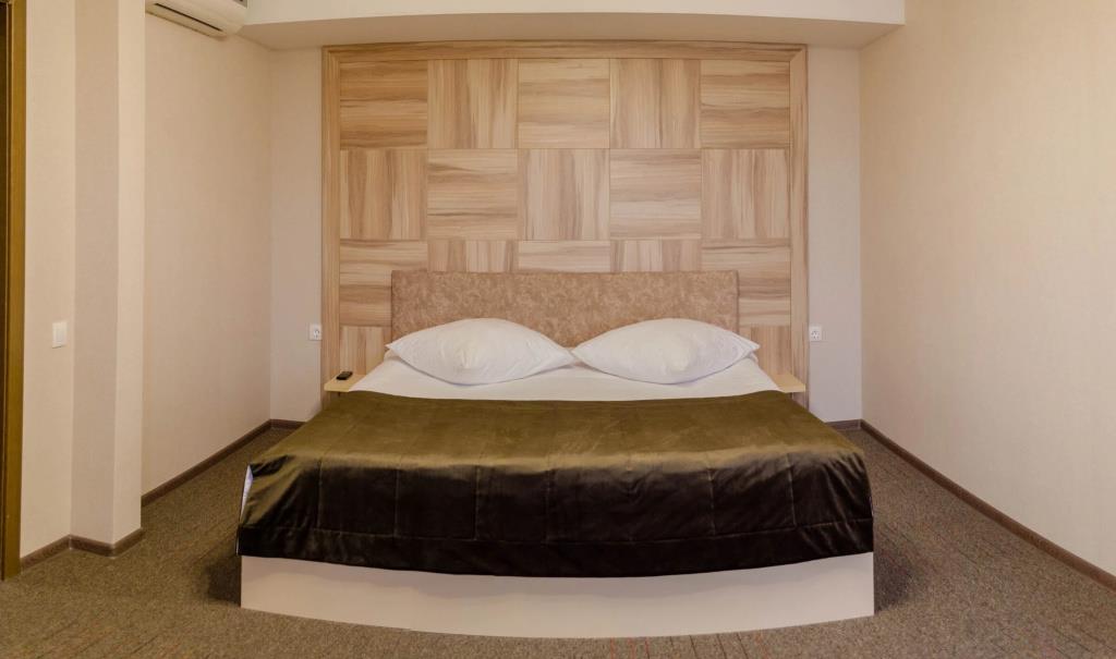 Hotel Aerodrom Tanay 4*