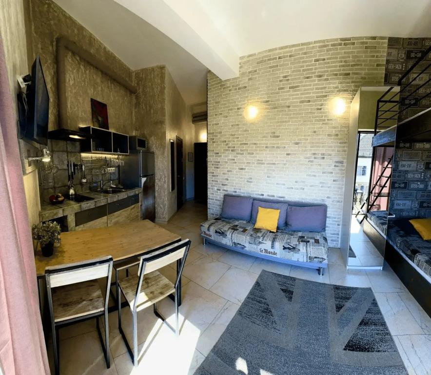 Loft Studio 0*