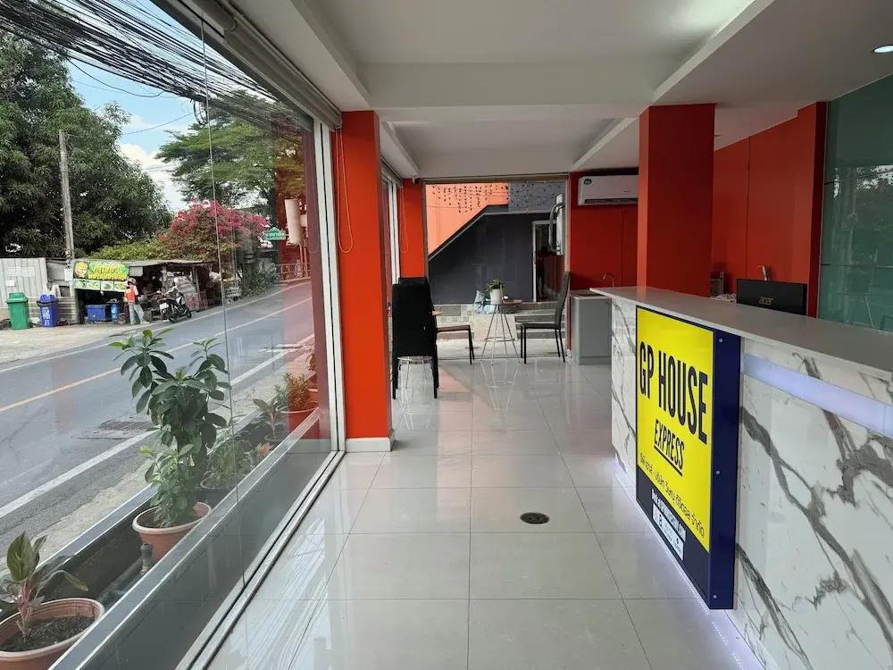 GP House Express Sukhumvit 81 2*