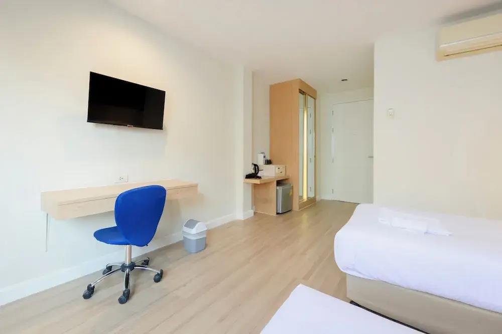 GP House Express Sukhumvit 81 2*