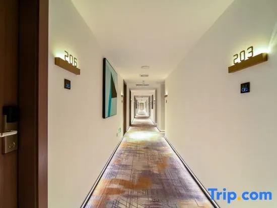 Peng Ke Boutique Hotel Shenzhen Baoneng Center Sungang Subway Station Branch 0*