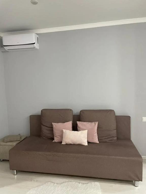 Na ulitse Abazgaa Flat 0*