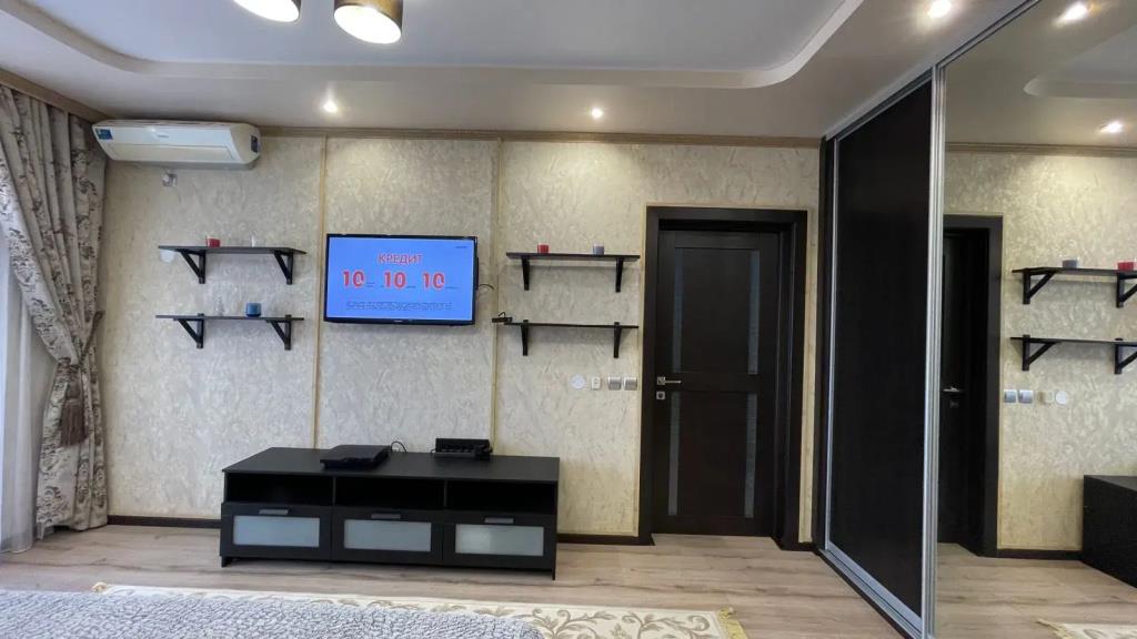 V Gelendzhike S Vidom Na Gory Flat 0*