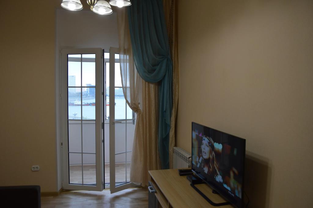 Mayak S Vidom Na More I Kreyser Flat 0*