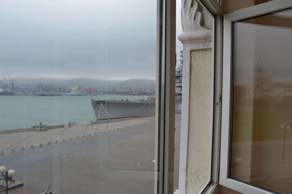 Mayak S Vidom Na More I Kreyser Flat 0*