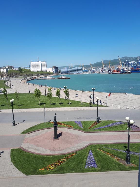 Mayak S Vidom Na More I Kreyser Flat 0*