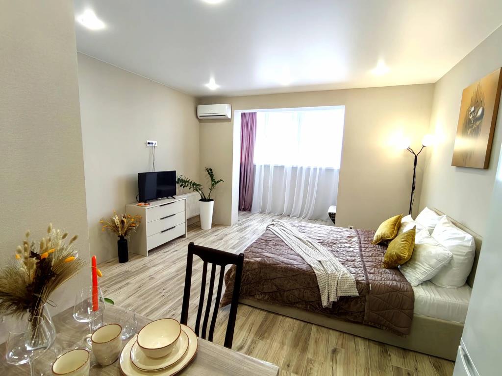 Uyutnaya Studiya Flat 0*