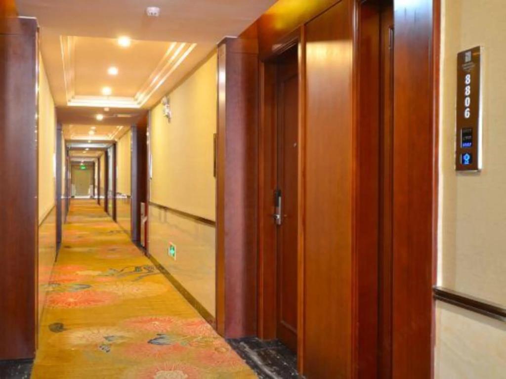 Companion Departure Hotel 2*