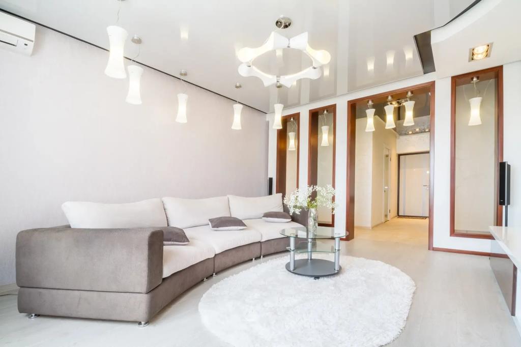 Prekrasnaya 2-kh komnatnaya ryadom s plyazhem Aleksino Flat 0*