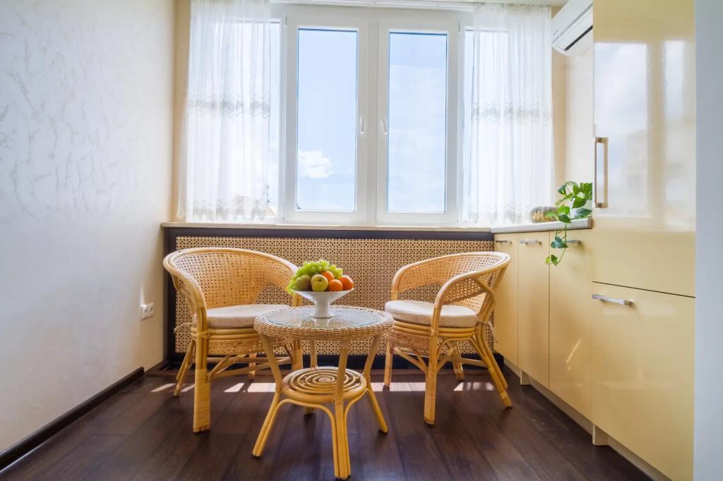 Prekrasnaya 2-kh komnatnaya ryadom s plyazhem Aleksino Flat 0*