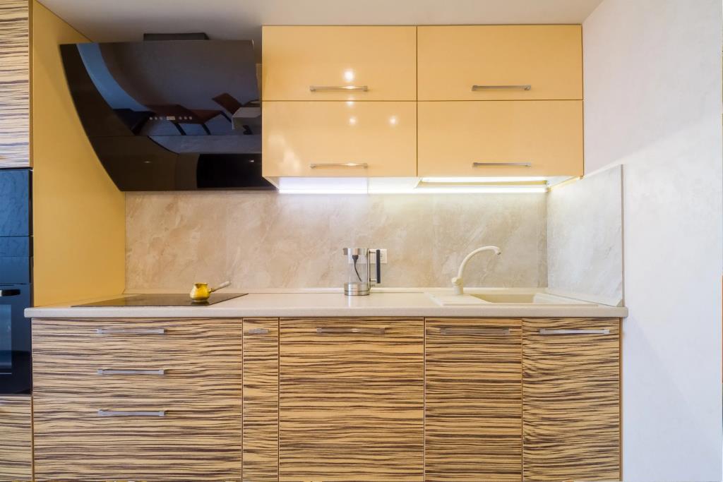 Prekrasnaya 2-kh komnatnaya ryadom s plyazhem Aleksino Flat 0*
