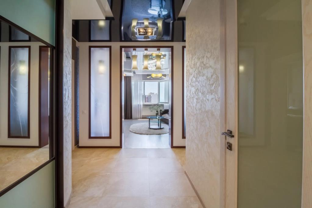 Prekrasnaya 2-kh komnatnaya ryadom s plyazhem Aleksino Flat 0*