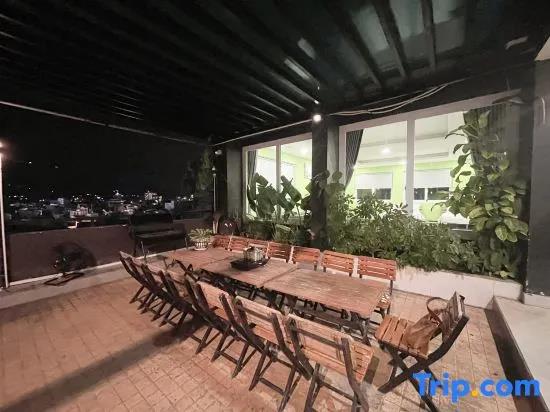 Joi Hospitality - Central 2*