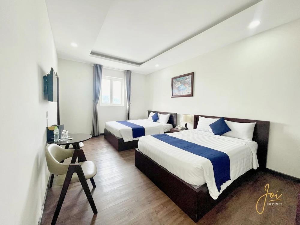 Joi Hospitality - Central 2*