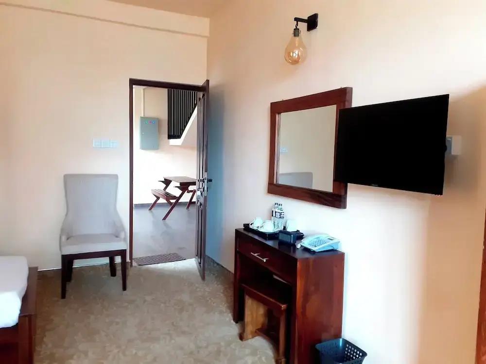 Rathna Grand Hotel Nuwara Eliya 2*