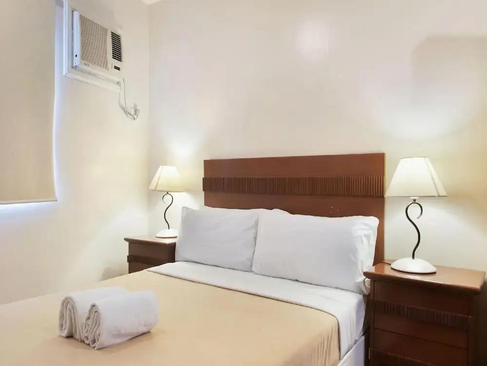 Townhouse OAK Metro Manila Near Osmena Highway PNR Pasay formerly Avitel Hotel 3*