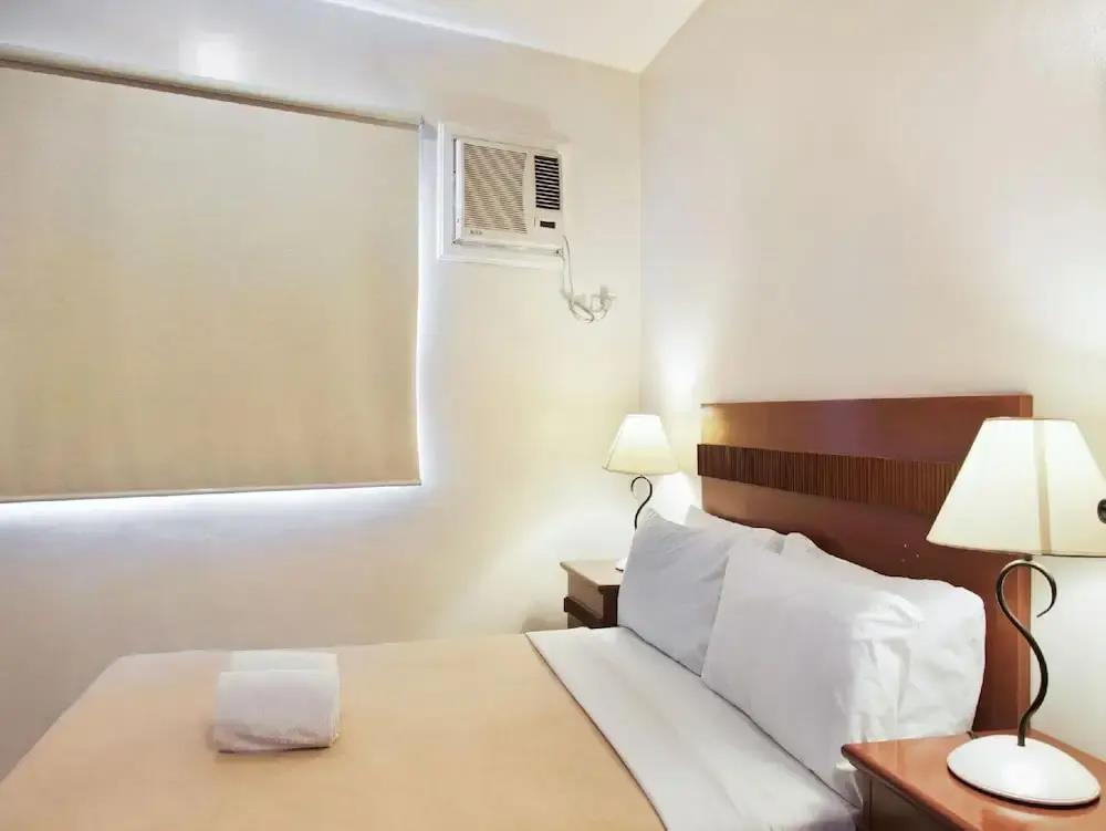 Townhouse OAK Metro Manila Near Osmena Highway PNR Pasay formerly Avitel Hotel 3*