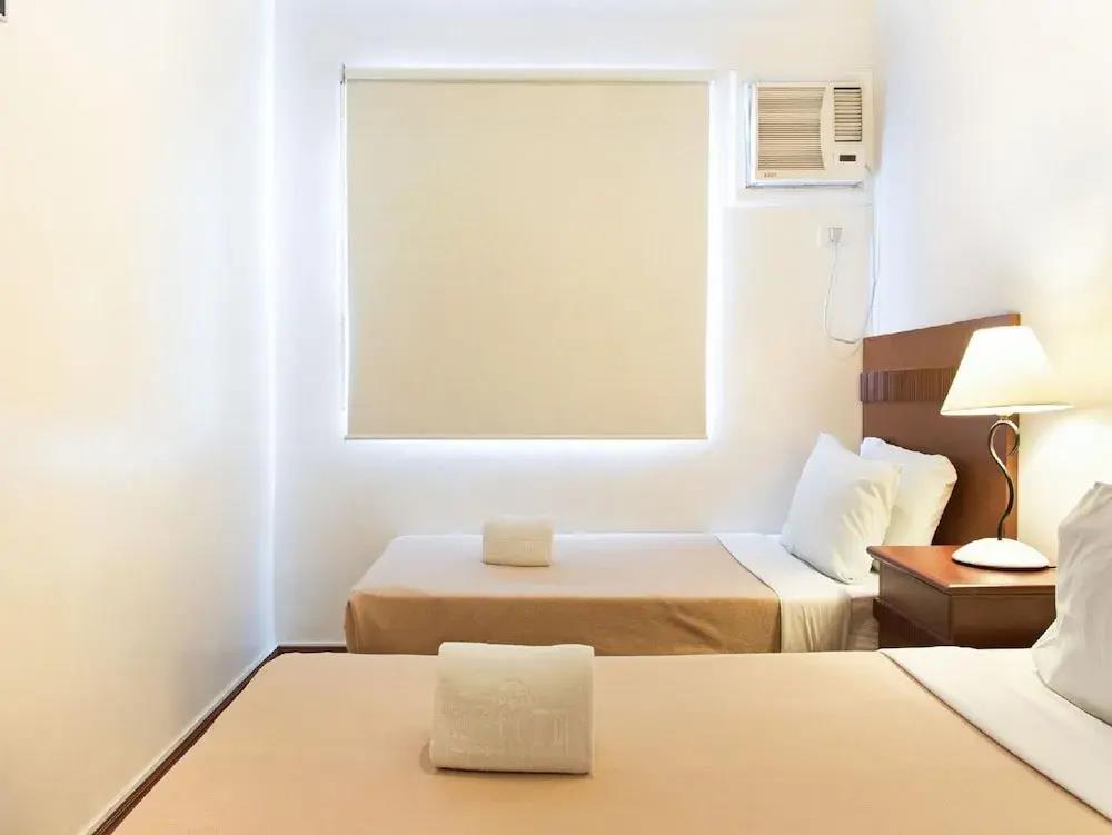 Townhouse OAK Metro Manila Near Osmena Highway PNR Pasay formerly Avitel Hotel 3*