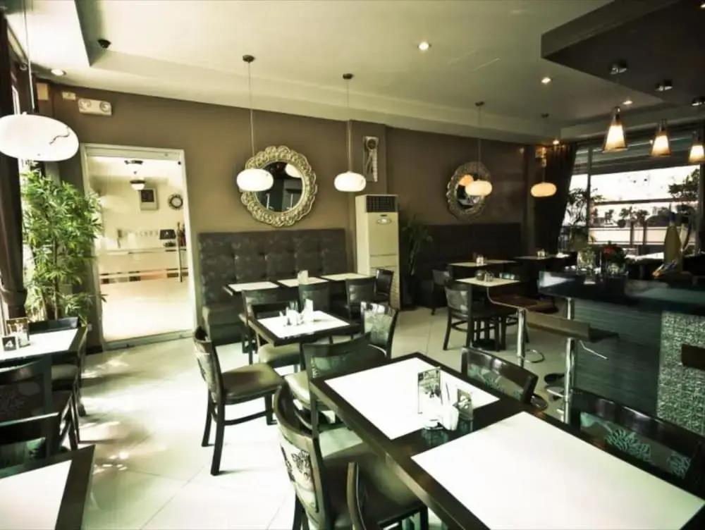 Townhouse OAK Metro Manila Near Osmena Highway PNR Pasay formerly Avitel Hotel 3*