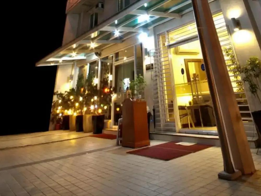 Townhouse OAK Metro Manila Near Osmena Highway PNR Pasay formerly Avitel Hotel 3*