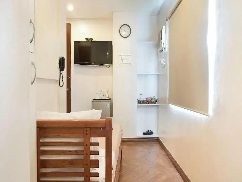 Townhouse OAK Metro Manila Near Osmena Highway PNR Pasay formerly Avitel Hotel 3*