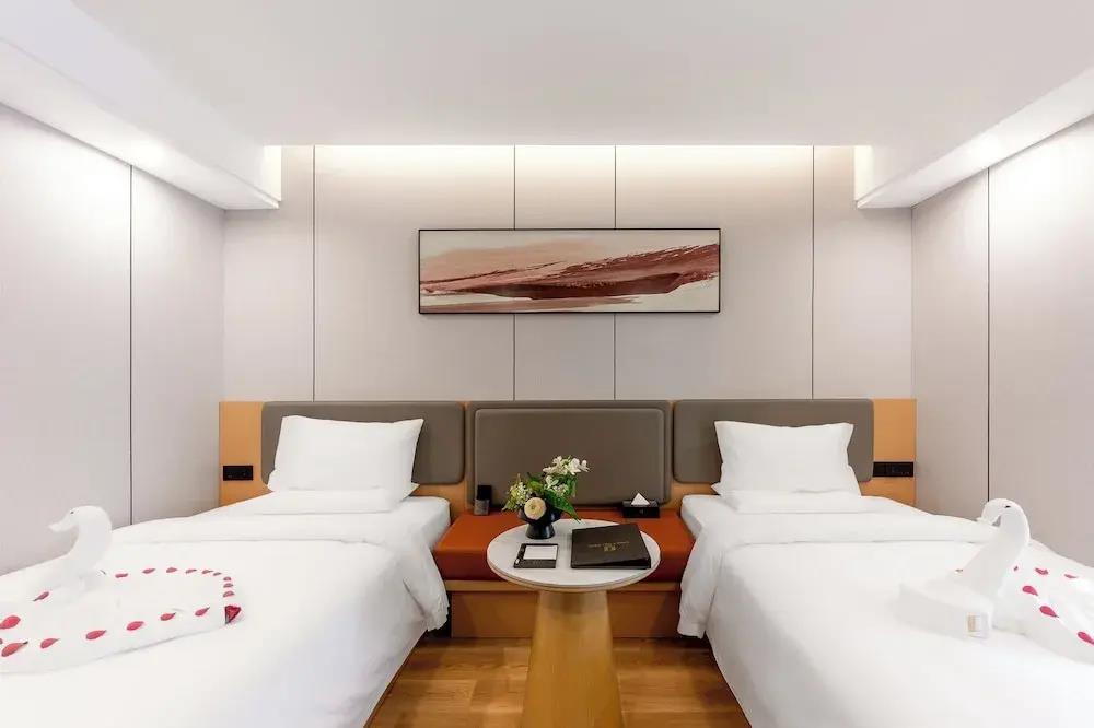 Rama 9 No.1 Hotel 2*