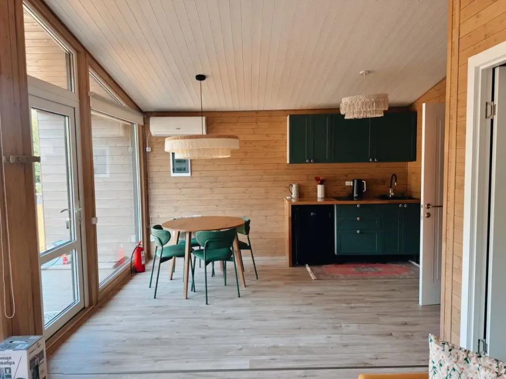 Тishina V Gorah S Goryachey Kupelyyu Na Beregu Zhivopisnoy Reki Private House 0*