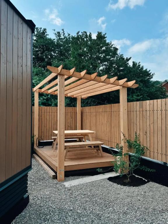 Тishina V Gorah S Goryachey Kupelyyu Na Beregu Zhivopisnoy Reki Private House 0*