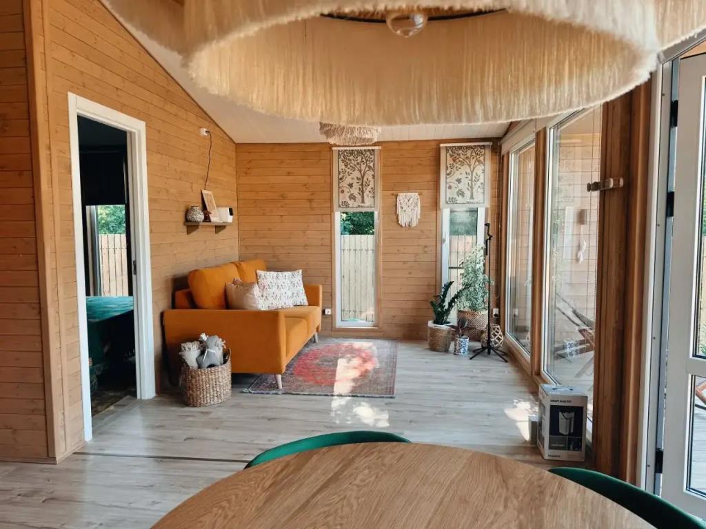 Тishina V Gorah S Goryachey Kupelyyu Na Beregu Zhivopisnoy Reki Private House 0*