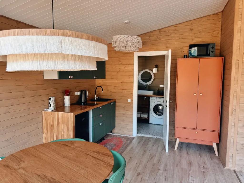 Тishina V Gorah S Goryachey Kupelyyu Na Beregu Zhivopisnoy Reki Private House 0*