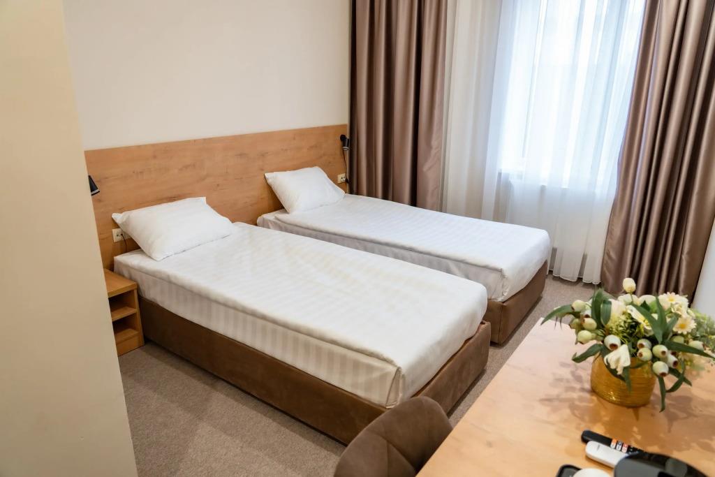 Paradise Hotel 0*