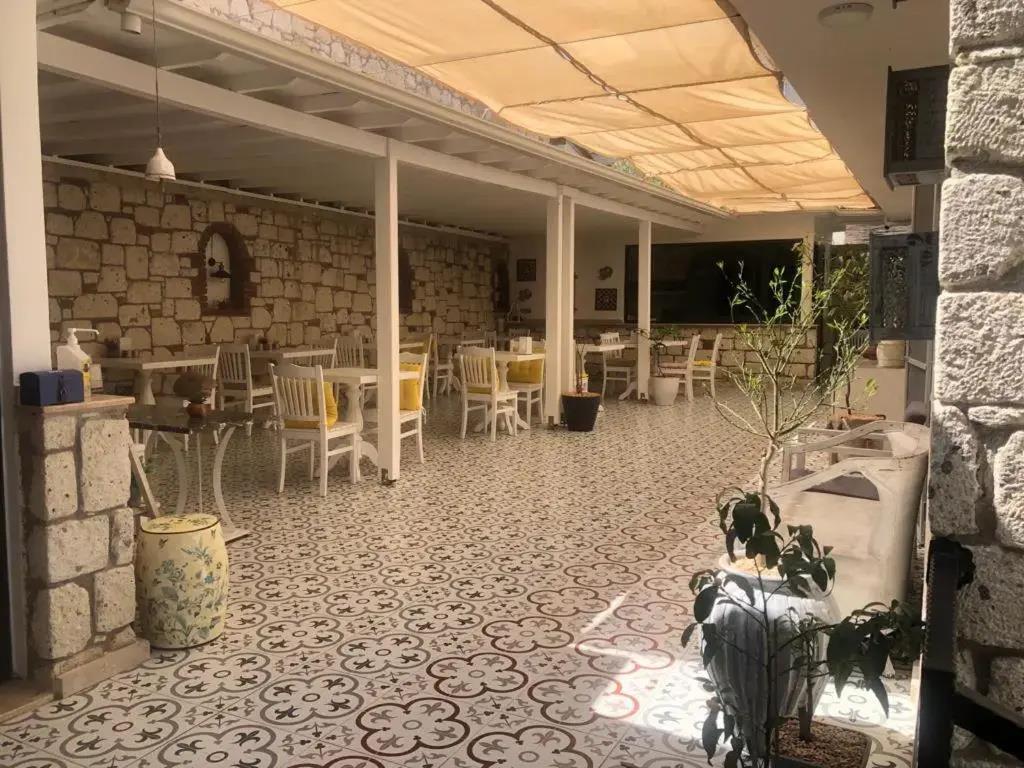 Alacati Albatross Hotel 0*