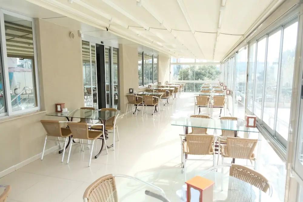 Karat Ayseli Otel 0*