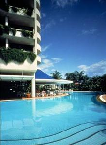 Hilton Cairns 4*
