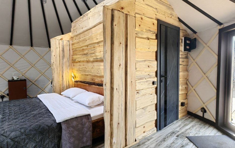 «Hut House» \/ «Хат Хаус» глэмпинг 3*