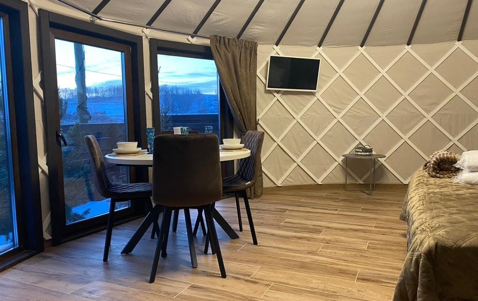 «Hut House» \/ «Хат Хаус» глэмпинг 3*