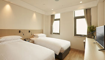 Mayplace Hotel 3*