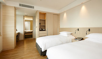 Mayplace Hotel 3*