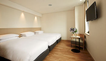 Mayplace Hotel 3*