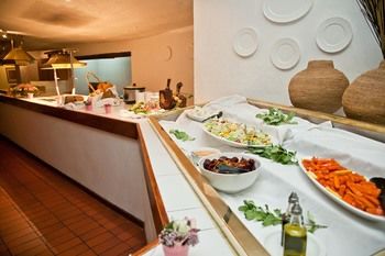 Protea Hotel by Marriott Oudtshoorn Riempie Estate 3*