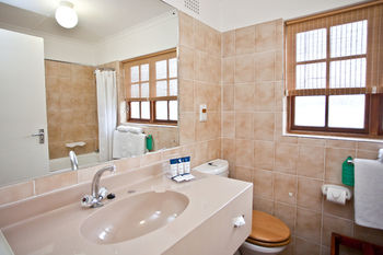 Protea Hotel by Marriott Oudtshoorn Riempie Estate 3*