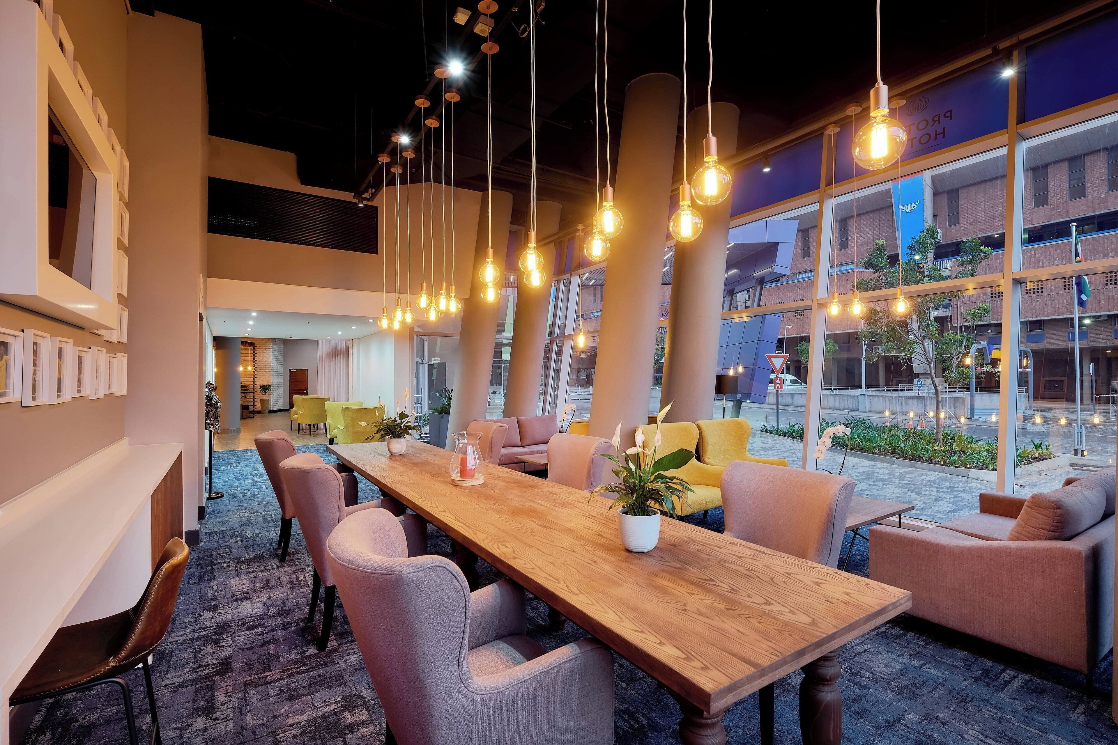Protea Hotel by Marriott Pretoria Loftus Park 3*