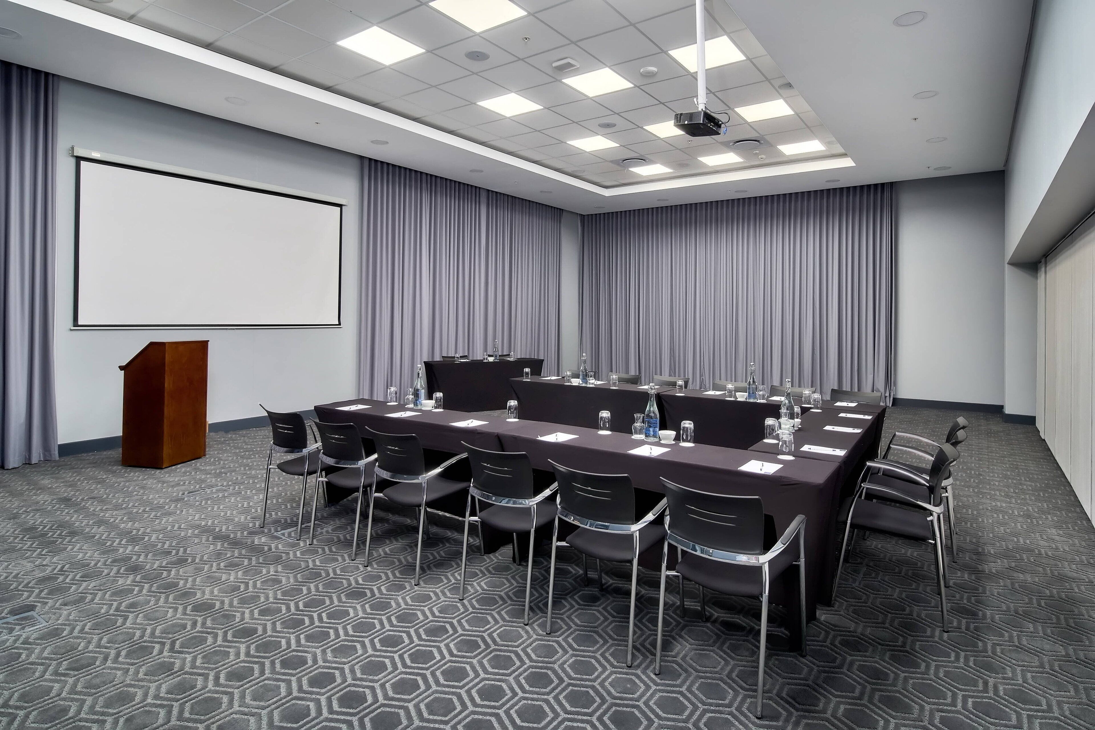 Protea Hotel by Marriott Pretoria Loftus Park 3*