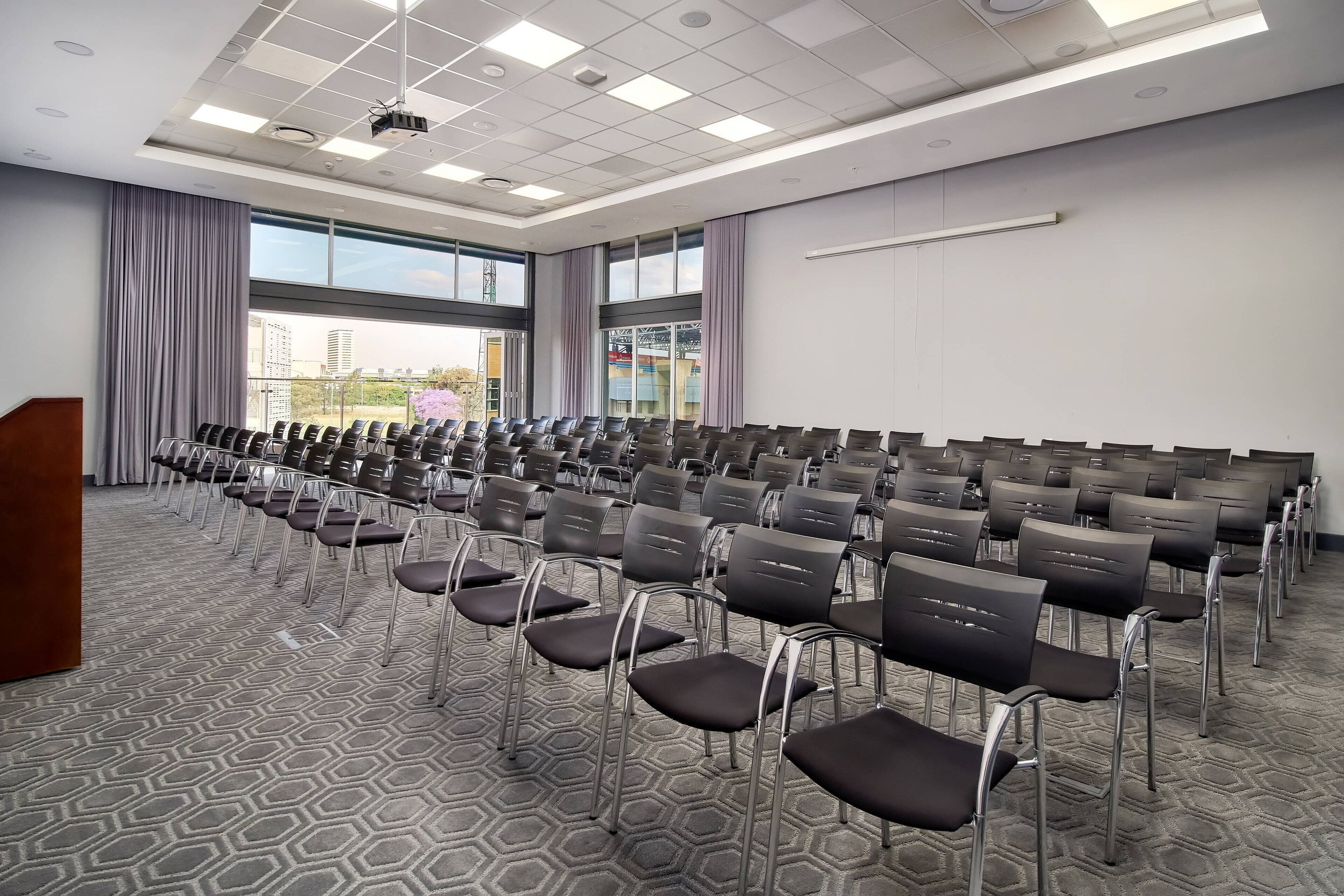 Protea Hotel by Marriott Pretoria Loftus Park 3*