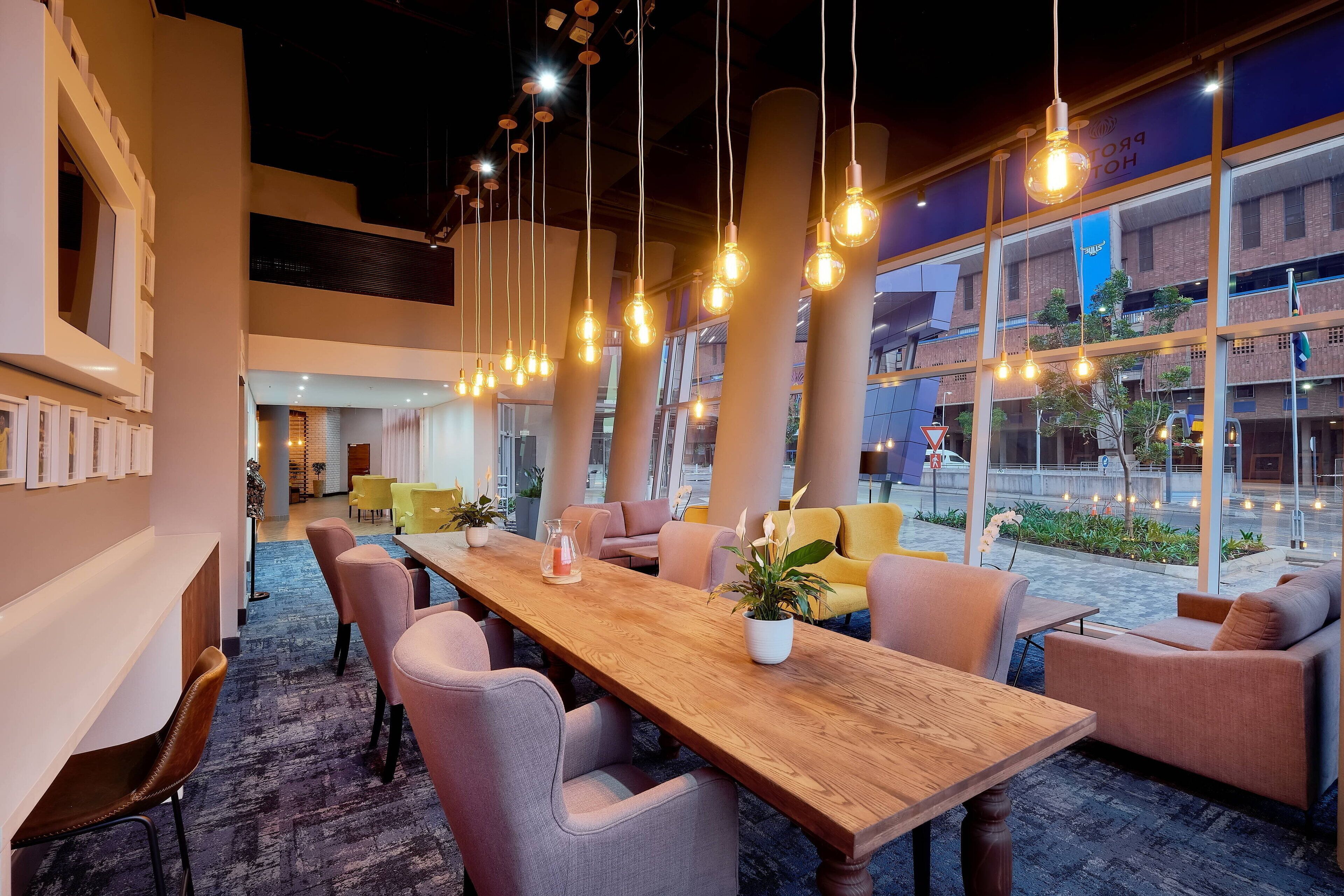 Protea Hotel by Marriott Pretoria Loftus Park 3*