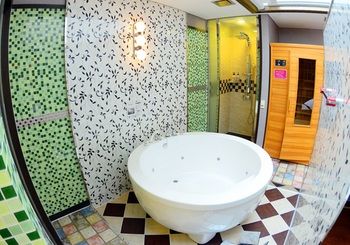 Sugar Hotel 3*