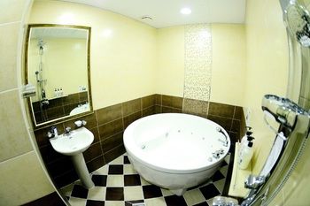 Sugar Hotel 3*