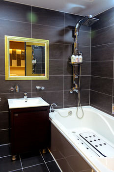 Sugar Hotel 3*
