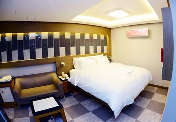 Sugar Hotel 3*